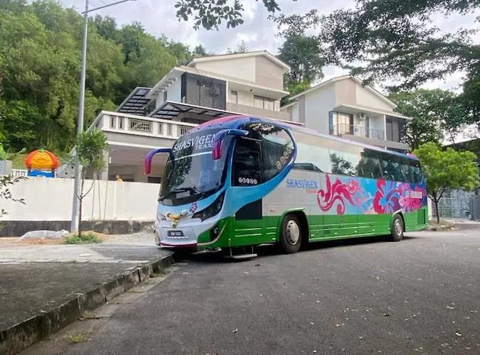 15Pax 3 Bedroom Kids Swimming Pool, Pool Table, Bbq Near Spice Arena, Airport Penang