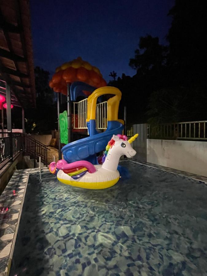 15pax 3 Bedroom Kids Swimming Pool, Pool Table, Bbq Near Spice Arena, Airport Penang Bayan Lepas